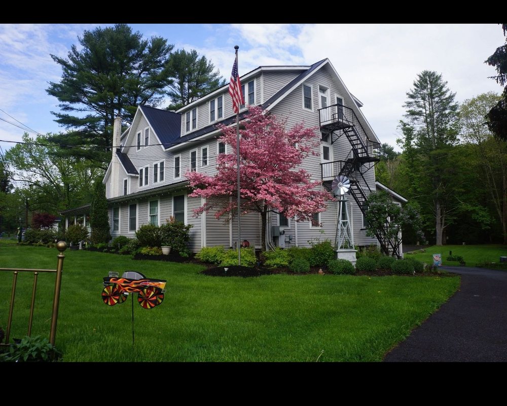 The Frogtown Inn & Butter, Canadensis PA — exterior